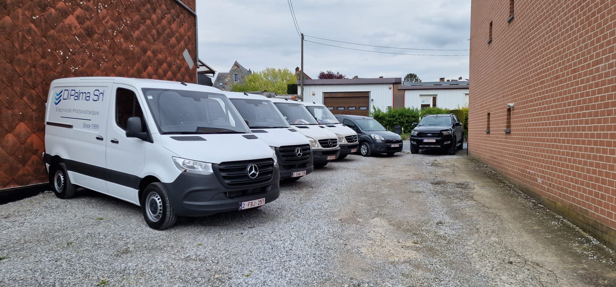 Flotte de camionnettes Di Palma — électricité et photovoltaïque